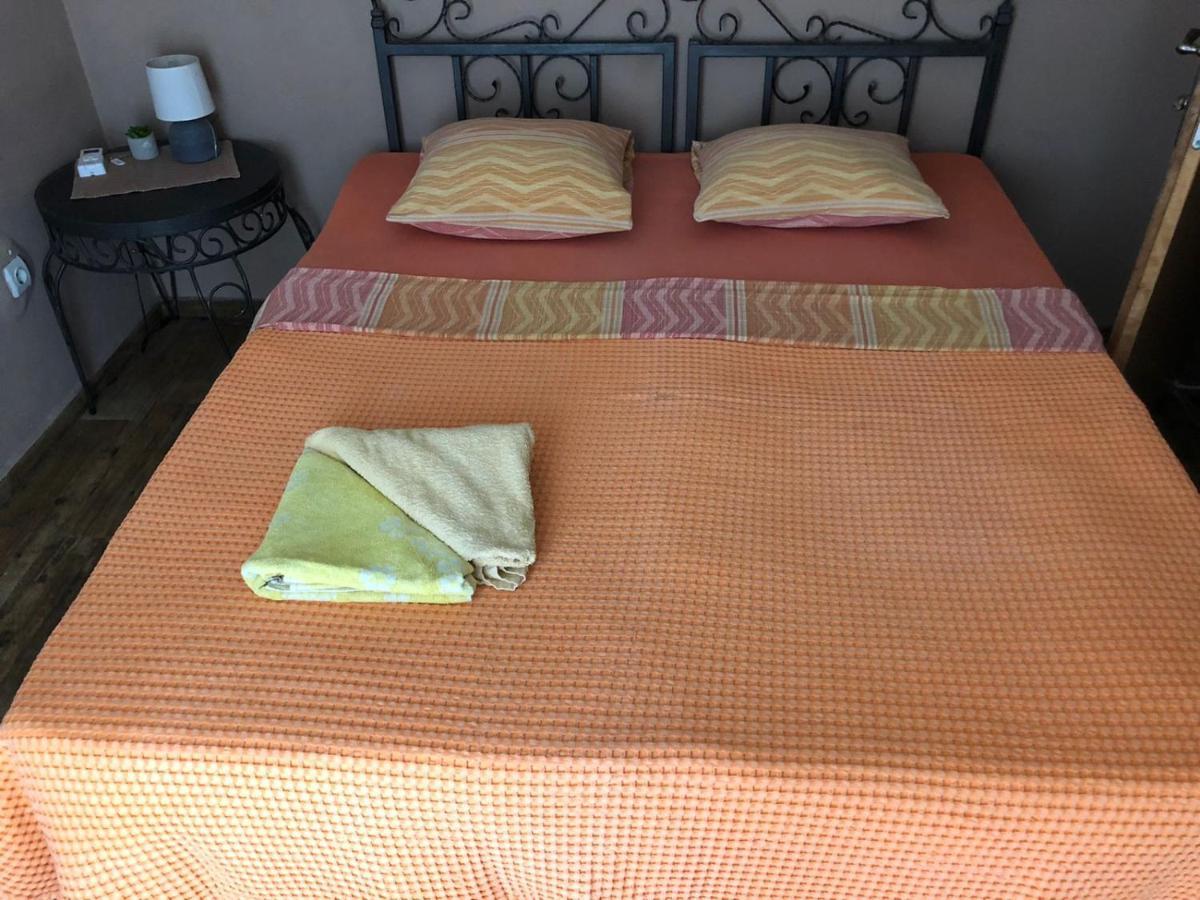 Hostel Anton Tivat Bagian luar foto