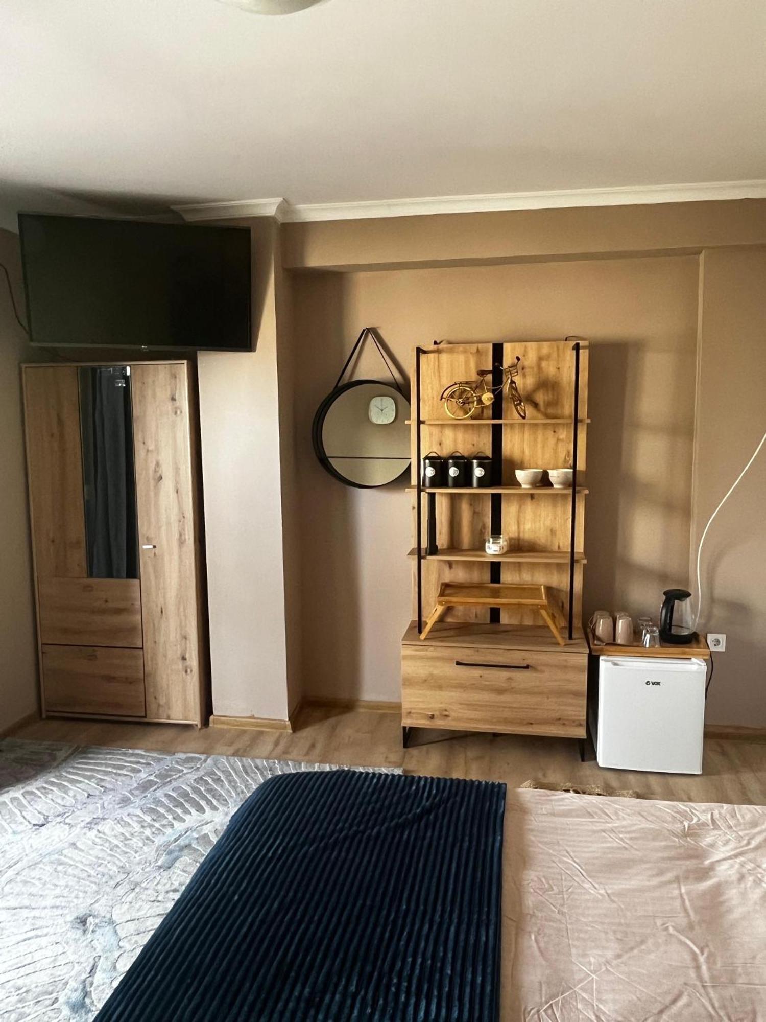 Hostel Anton Tivat Bagian luar foto