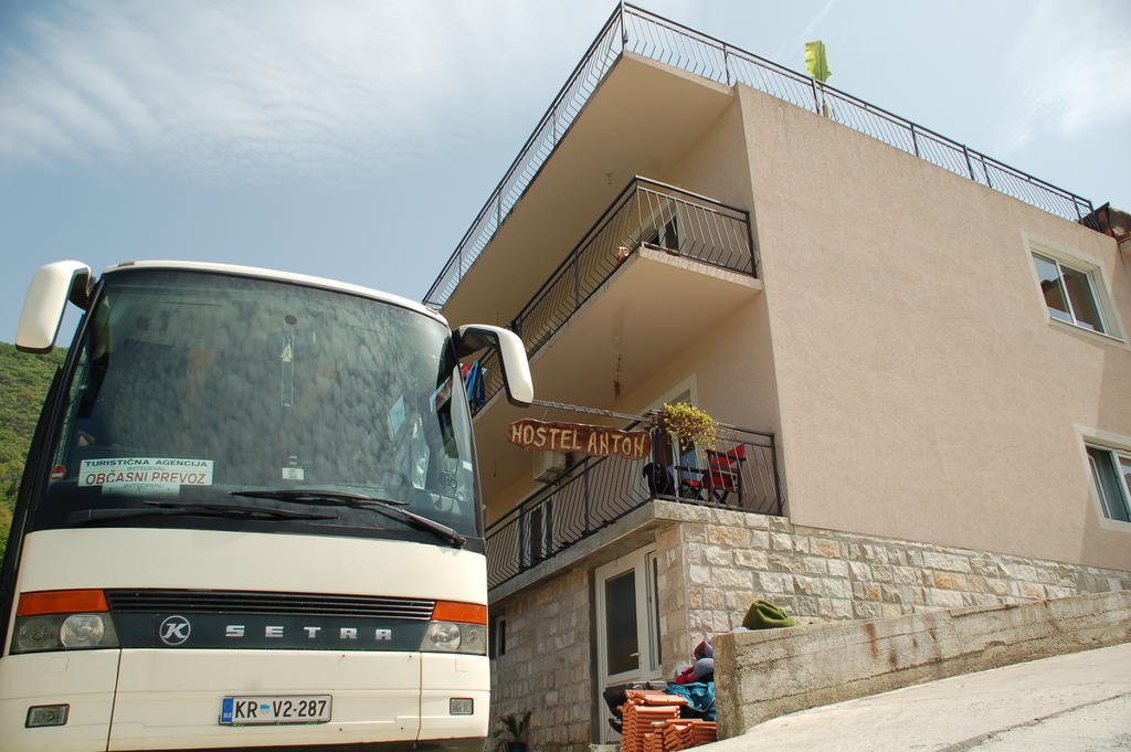 Hostel Anton Tivat Bagian luar foto