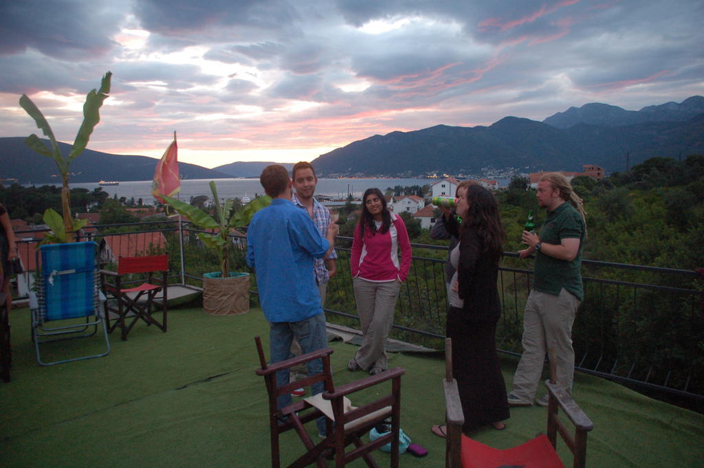 Hostel Anton Tivat Bagian luar foto