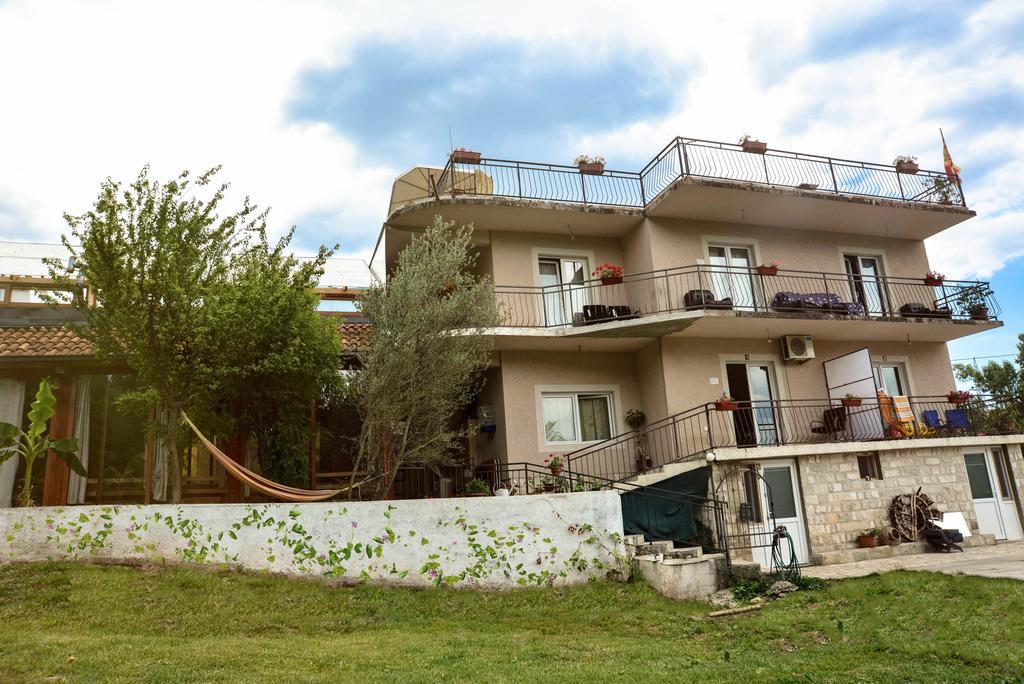 Hostel Anton Tivat Bagian luar foto